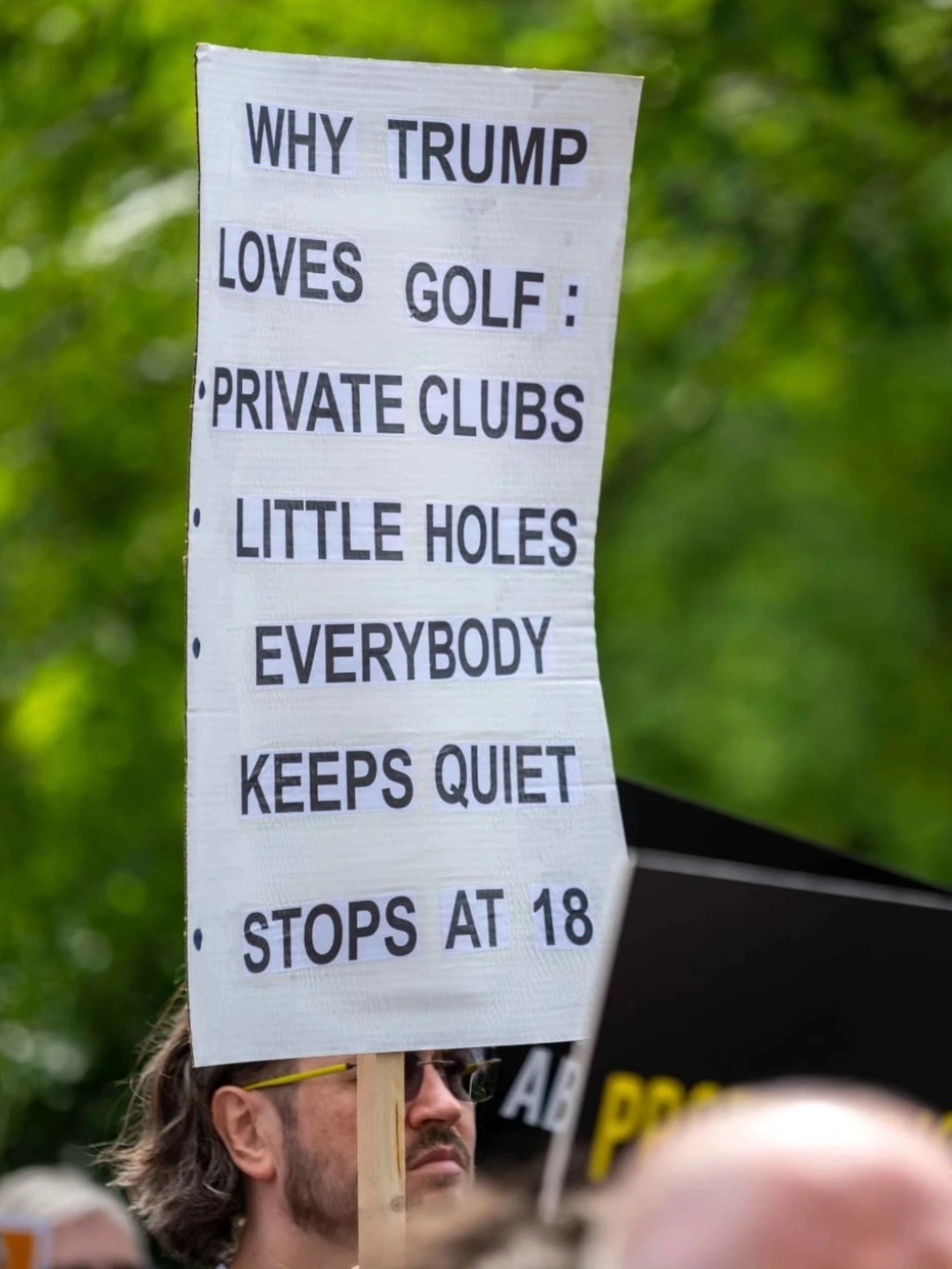 thumbnail_trump golf 18.jpg