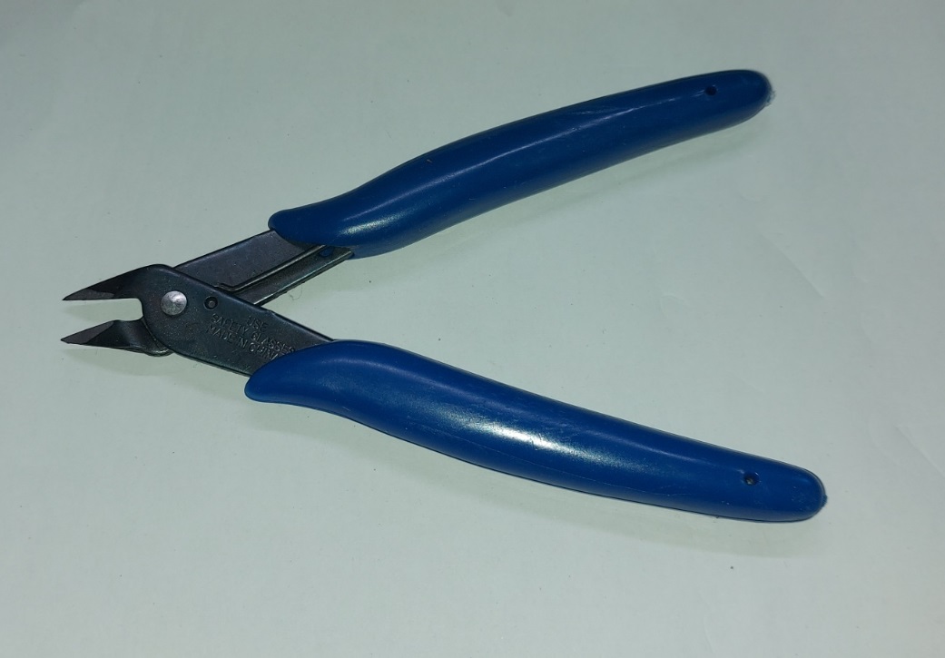 pliers.jpg